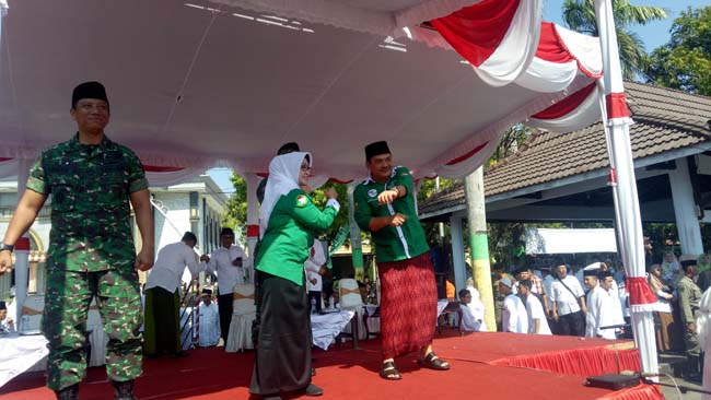 Bupati - Wabup Jombang Senam Santri bersama 22.771 Santri