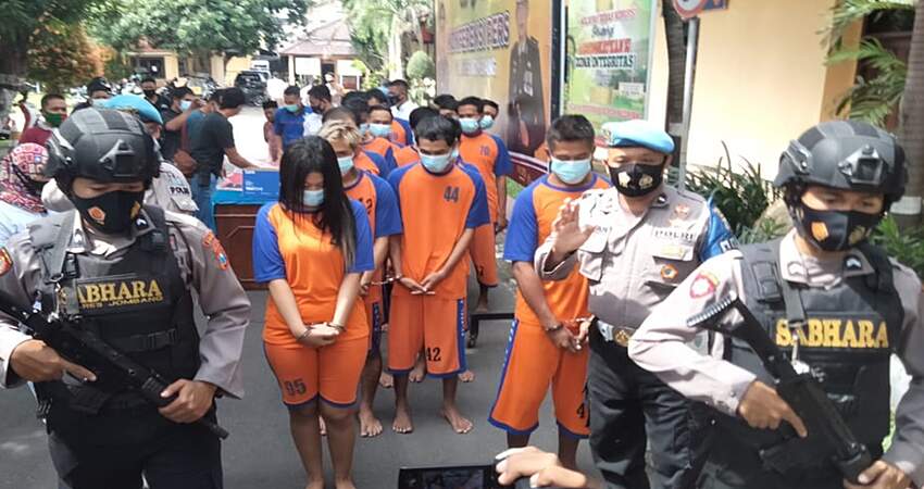 25 Pelaku Narkoba Dikerangkeng Polres Jombang, Dua Diantaranya Sepasang Sejoli Pengedar dan Pemakai