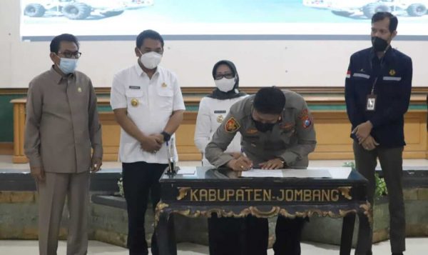 Bupati Jombang Ikuti Sosialisasi Kegiatan Penelitian Survei Kebumian 2D Vibroseis Sub-Vulkanik Jawa