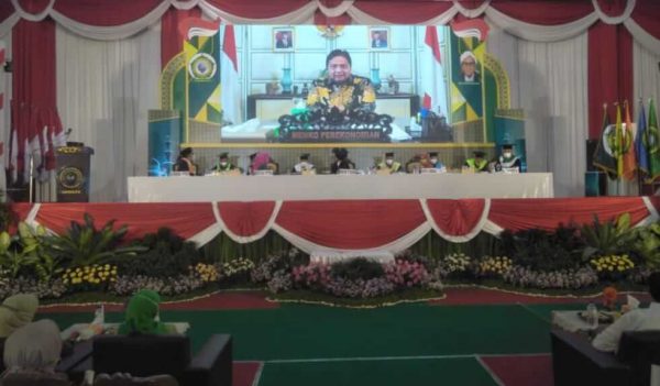 Menko Perekonomian dan Bupati Jombang Hadiri Wisuda Sarjana Ponpes Bahrul Ulum Tambakberas Jombang