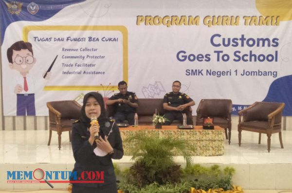 Gelar Program Guru Tamu, SMK Negeri 1 Jombang Hadirkan Bea Cukai Kediri