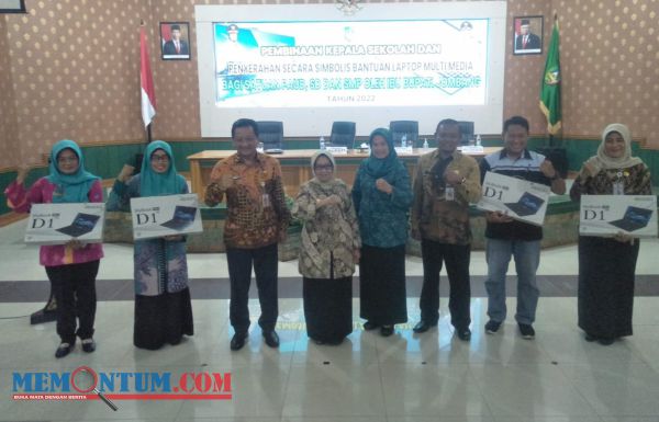 PAUD, TK, SD dan SMP di Jombang Dapat Bantuan 884 Unit Laptop Multimedia